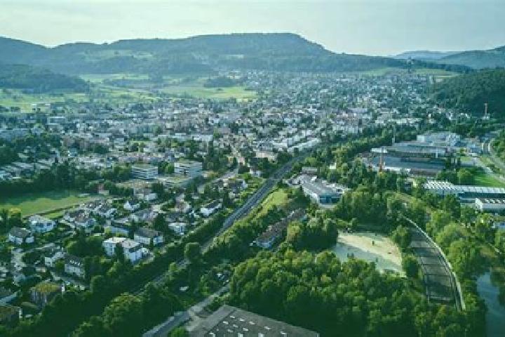 Kinsley, 26 — Escort in Aesch, Switzerland