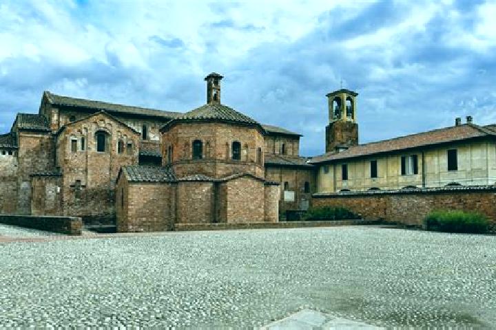 Kinsley, 26 — Escort in Lomello, Italy