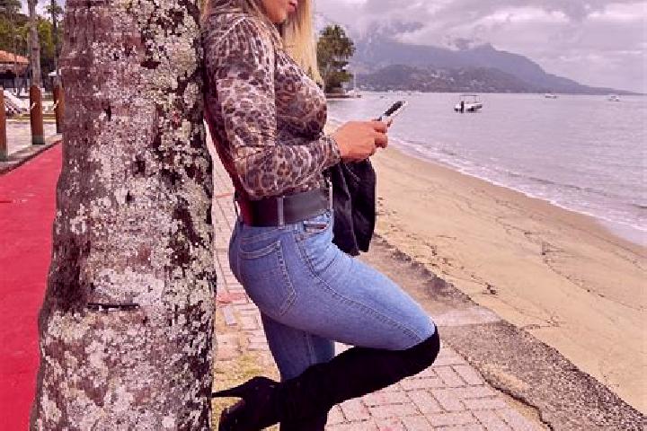 Kinsley, 26 — Escort in Major Sales, Brazil