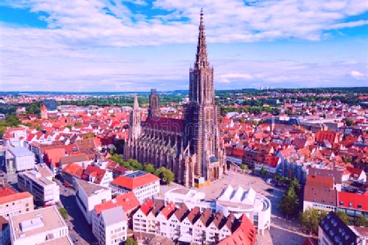 Kinsley, 26 — Escort in Neu-Ulm, Germany