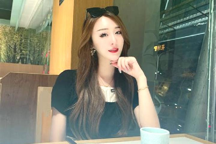 Kinsley, 26 — Escort in Qianyingzi, China