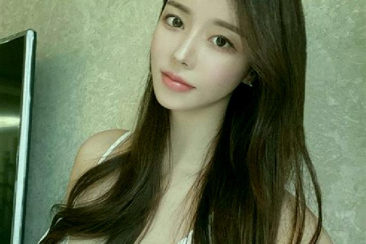 Kinsley, 26 — Escort in Taochuan, China