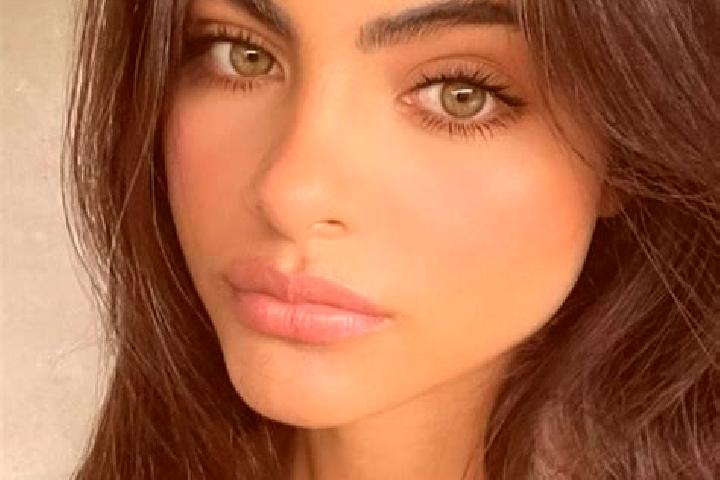 Kinsley, 27, a brunette amber-eyed european companion based in Ngohinou. Offering Roleplay, A-Level, Fetish. Available for incall and outcall, overnight book...