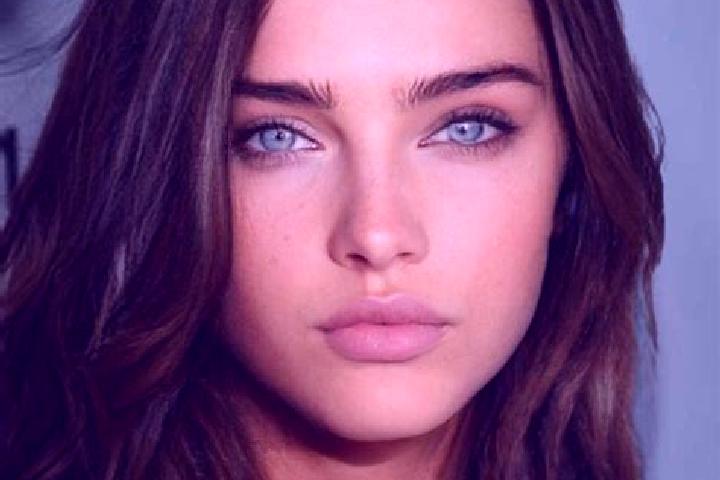 Kinsley, 27, a brunette grey-eyed european companion based in Sao Roque. Offering Travel Companion, Couples, Roleplay, Massage. Available for incall and outc...