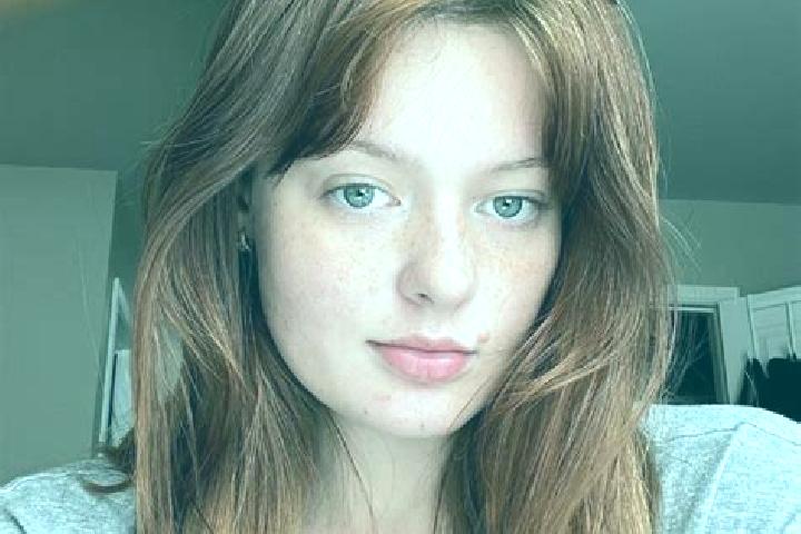 Kinsley, 27, a dark blonde amber-eyed mixed companion based in Sipovo. Offering Overnight, Couples, OWO, 69, Dinner Date. Available for incall and outcall, d...