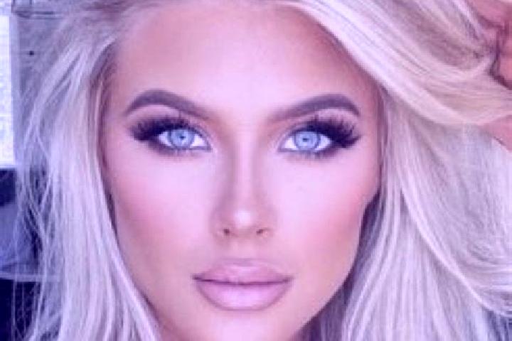 Kinsley, 27, a platinum blonde dark-eyed latina companion based in Mussungue. Offering Deep French Kissing, A-Level, 69, Striptease, GFE. Available for incal...
