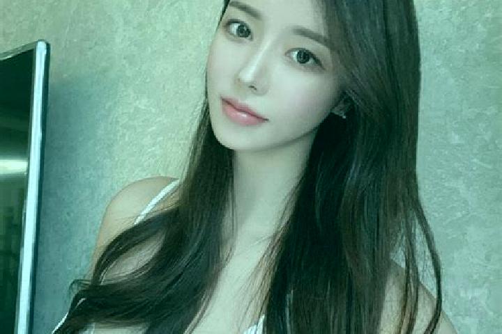 Kinsley, 27 — Escort in Diaofang, China