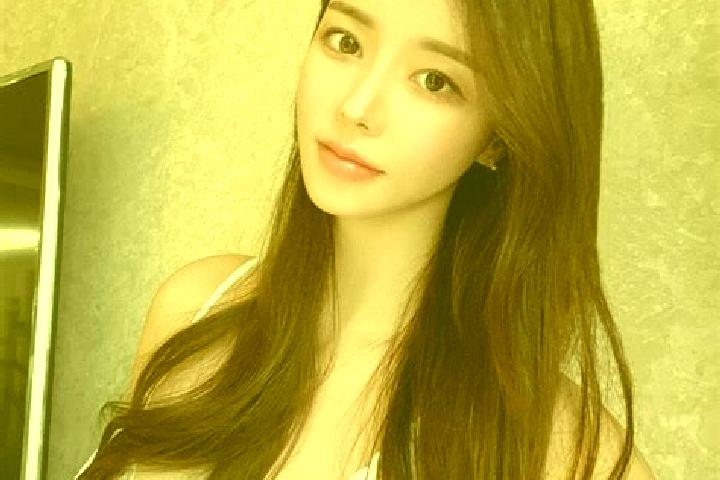 Kinsley, 27 — Escort in Dongshanba, China
