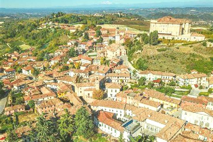 Kinsley, 27 — Escort in Guarene, Italy