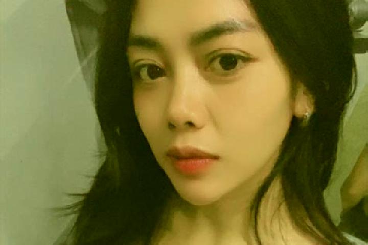 Kinsley, 27 — Escort in Iteng, Indonesia