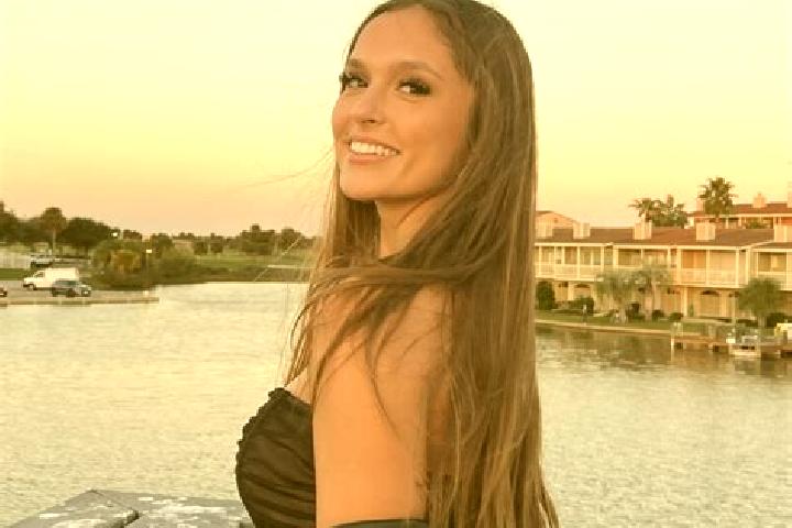 Kinsley, 27 — Escort in Pearland, United States
