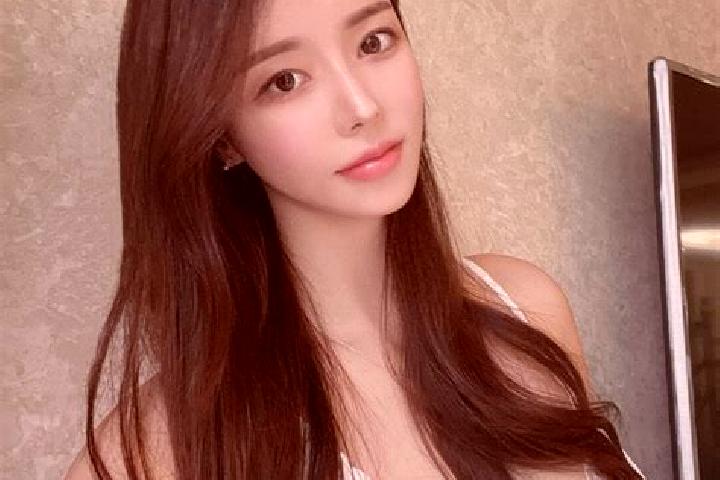 Kinsley, 27 — Escort in Qianhuang, China