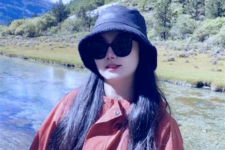 Kinsley, 27 — Escort in Yucheng, China