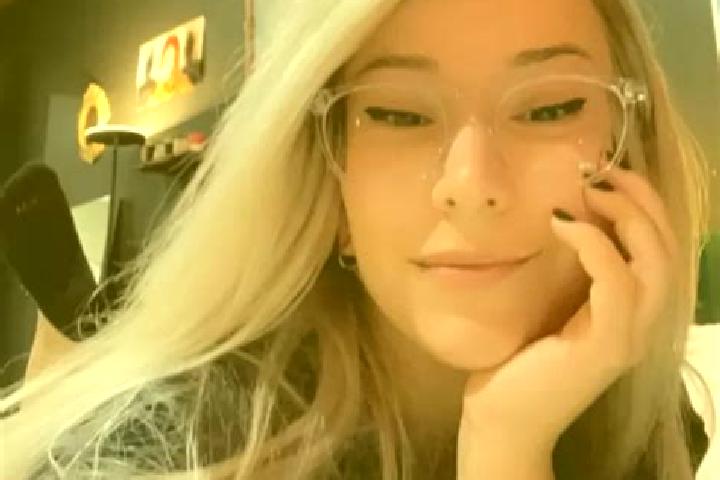 Kinsley, 28, a blonde dark-eyed mediterranean companion based in Huarancante. Offering Roleplay, Dinner Date, Erotic Massage. Available for incall and outcal...