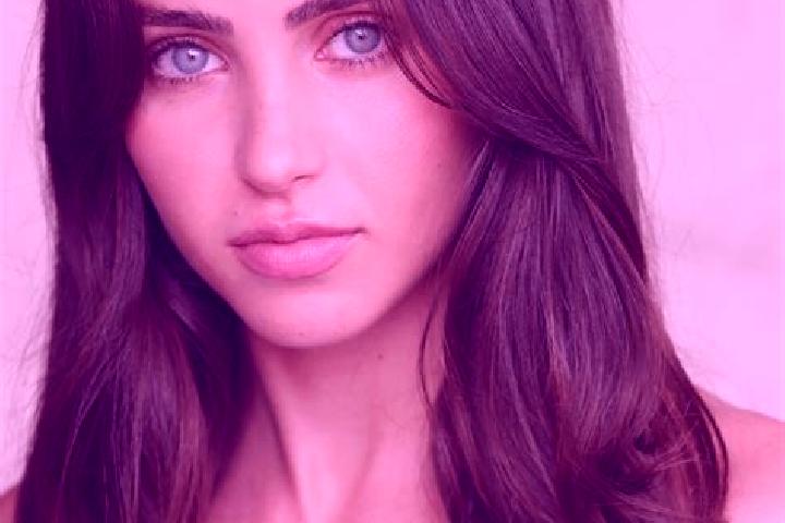 Kinsley, 29, a auburn brown-eyed latina companion based in Rock Mills. Offering Striptease, OWO. Available for incall and outcall, overnight bookings available.