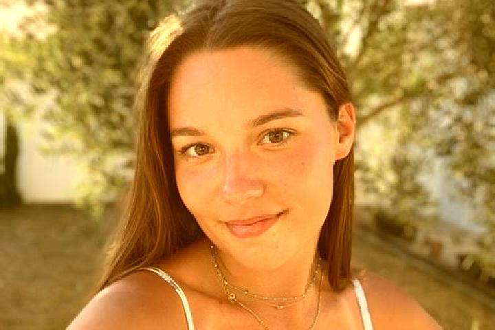 Kinsley, 29 — Escort in Guignen, France