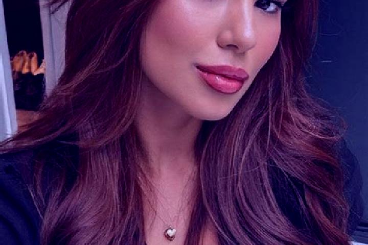 Kinsley, 30, a chestnut dark-eyed latina companion based in La Peyratte. Offering Couples, Roleplay, A-Level. Available for incall and outcall, day and eveni...