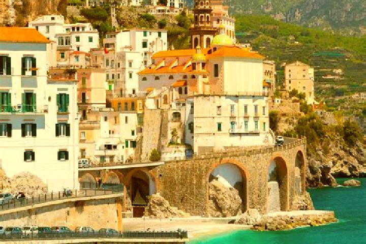 Kinsley, 30 — Escort in Alfero, Italy