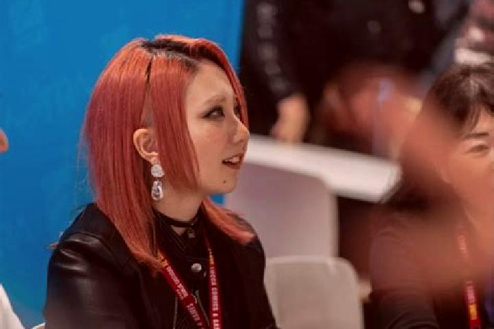 Kinsley, 30 — Escort in Andou, China