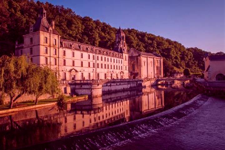 Kinsley, 30 — Escort in Brantome, France