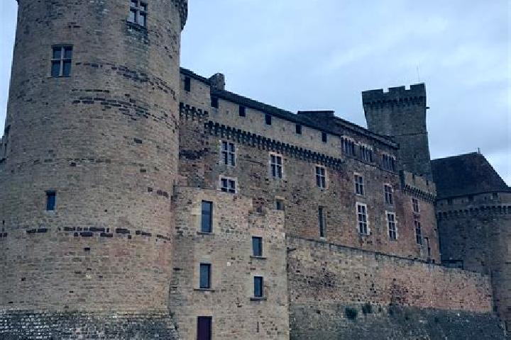 Kinsley, 30 — Escort in Bretenoux, France