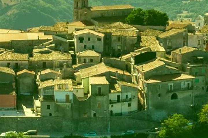 Kinsley, 30 — Escort in Fornelli, Italy