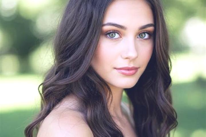 Kinsley, 31, a brunette hazel-eyed mixed companion based in Plugova. Offering Fetish, OWO, CIM. Available for incall and outcall, day and evening dates.