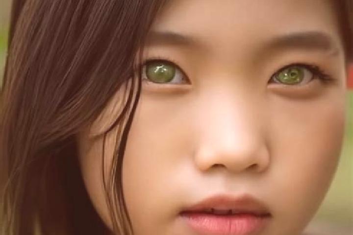 Kinsley, 31, a red green-eyed asian companion based in Woombah. Offering Domination, Erotic Massage, 69. Available for incall and outcall, overnight bookings...