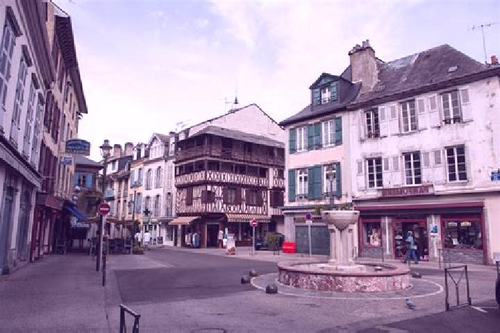 Kinsley, 31 — Escort in Bagneres-de-Bigorre, France