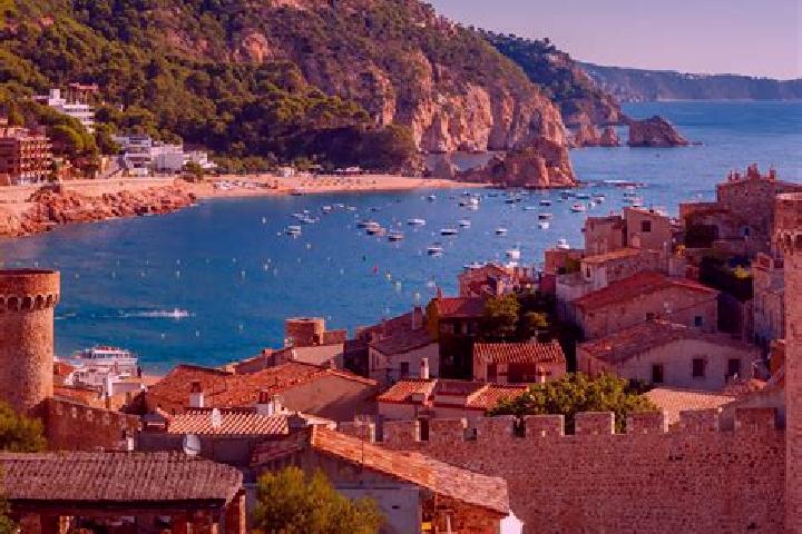 Kinsley, 31 — Escort in Barcience, Spain