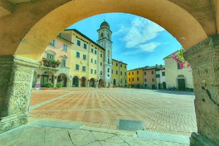 Kinsley, 31 — Escort in Portico di Romagna, Italy