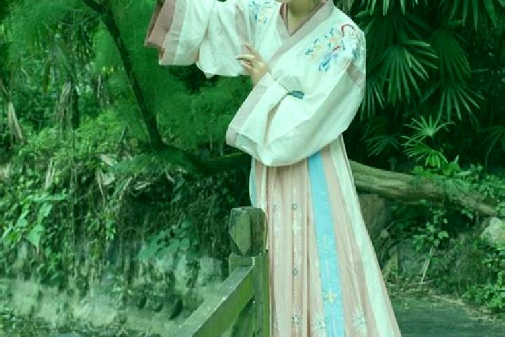 Kinsley, 31 — Escort in Xianxia, China