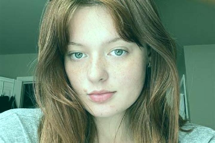 Kinsley, 32, a red hazel-eyed mediterranean companion based in Winden am See. Offering Erotic Massage, Duos, 69. Available for incall and outcall, day and ev...