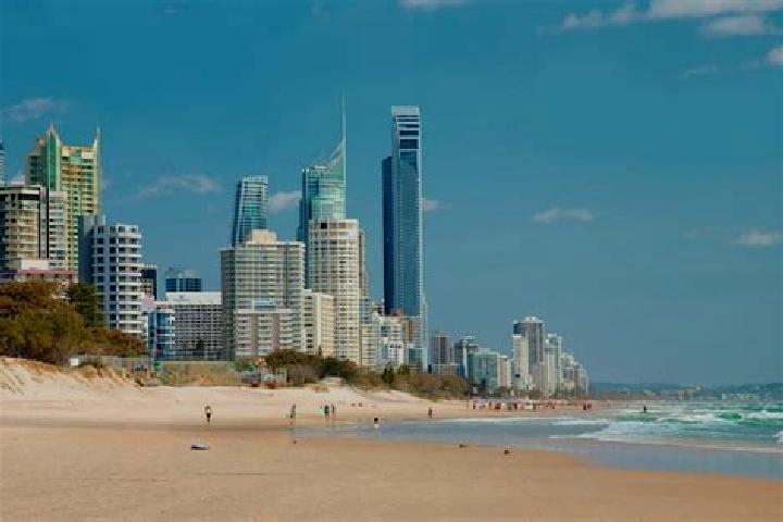 Kinsley, 32 — Escort in Bilinga, Australia