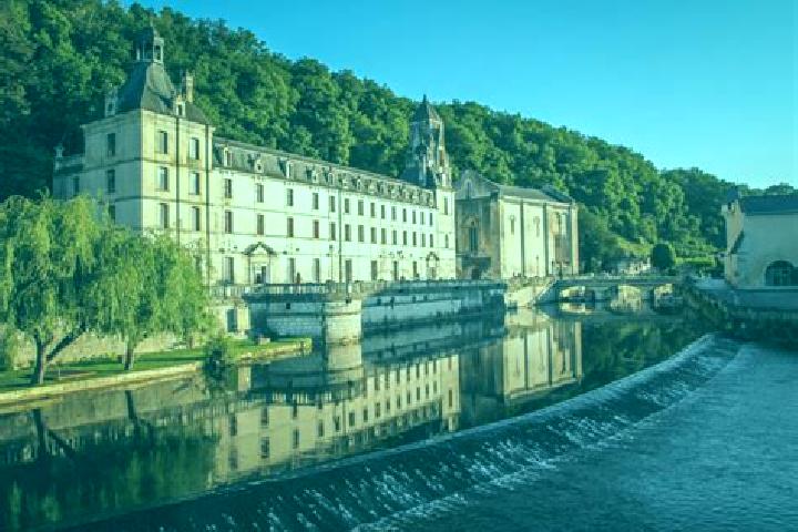 Kinsley, 32 — Escort in Brantome, France