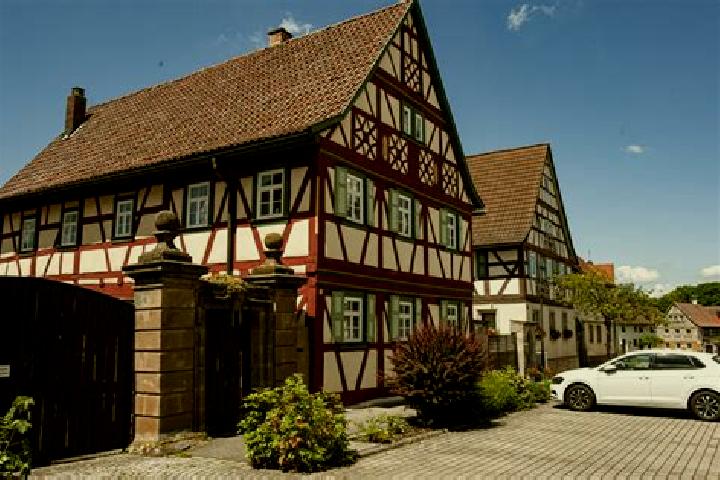 Kinsley, 32 — Escort in Bundorf, Germany