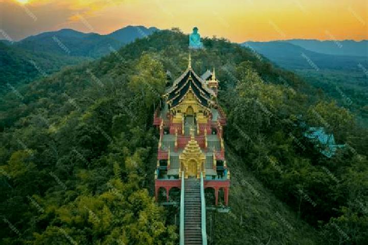 Kinsley, 32 — Escort in Mae Tha, Thailand