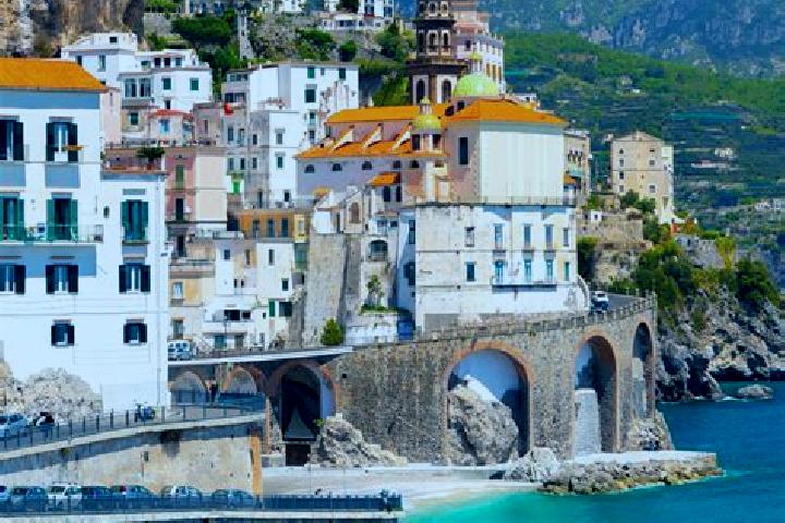 Kinsley, 32 — Escort in Pescate, Italy