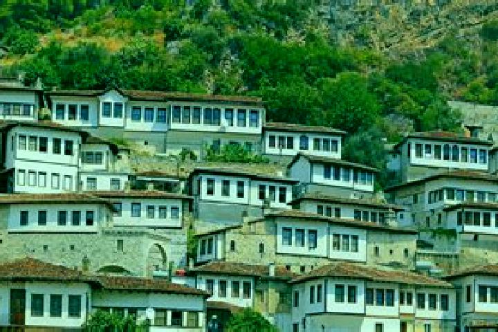 Kinsley, 32 — Escort in Zharrez, Albania