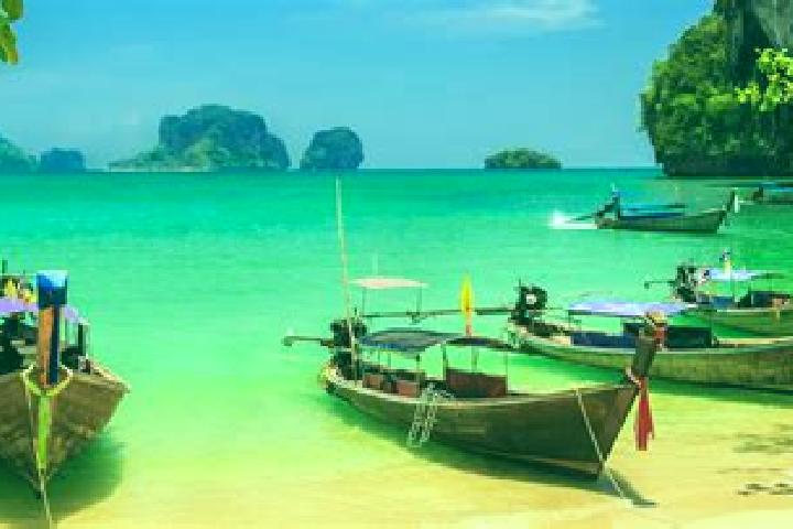 Kinsley, 33 — Escort in Kosamphi Nakhon, Thailand