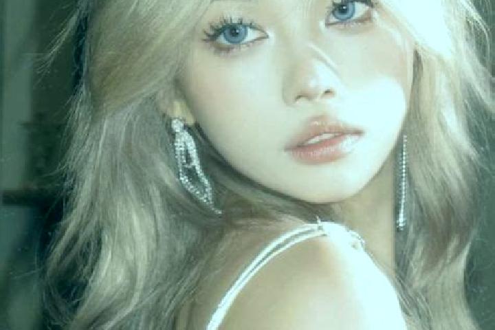 Kinsley, 34, a blonde dark-eyed asian companion based in Dinklage. Offering Fetish, BDSM, Striptease. Available for incall and outcall, day and evening dates.