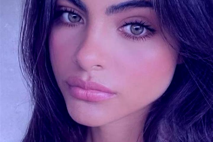 Kinsley, 34, a brunette dark-eyed indian companion based in Woodmont. Offering Couples, GFE, Tantra, Fetish. Available for incall and outcall, day and evenin...