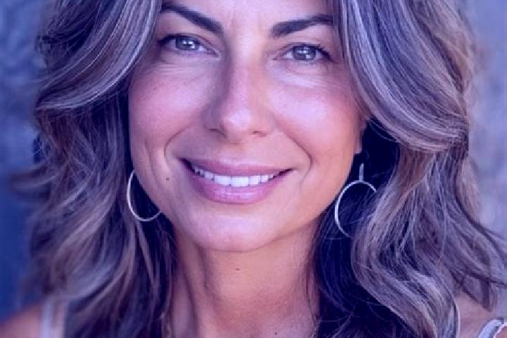 Kinsley, 34, a brunette grey-eyed caucasian companion based in Bajo. Offering Erotic Massage, Deep French Kissing, Party Girl. Available for incall and outca...