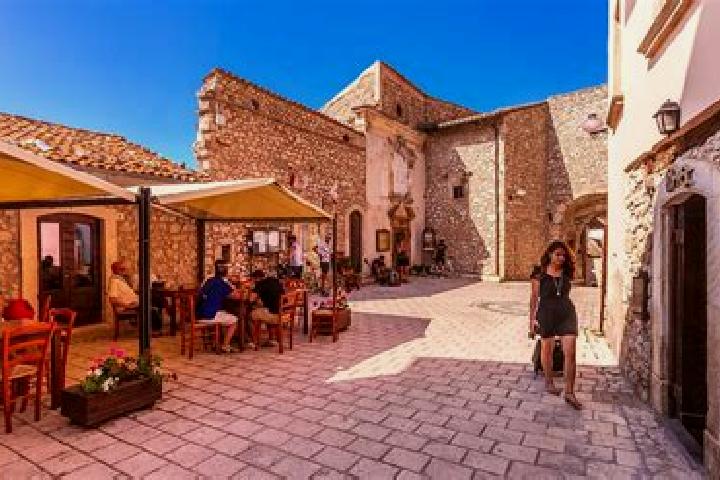 Kinsley, 34 — Escort in Grotte Santo Stefano, Italy