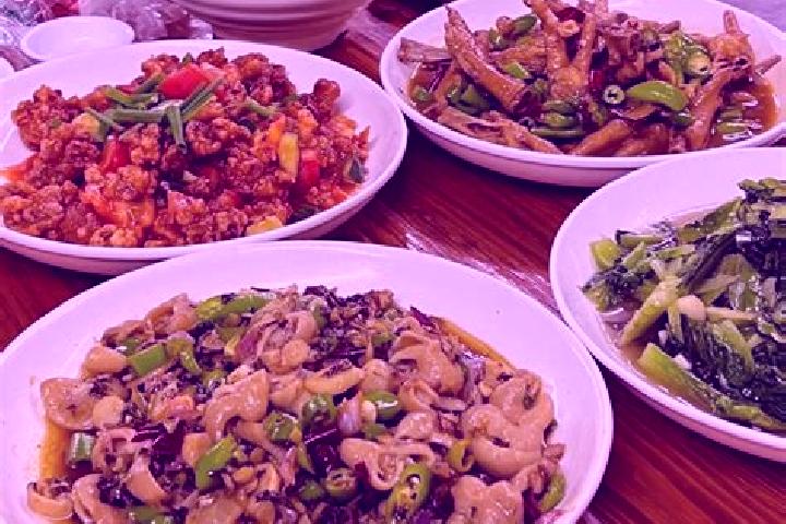 Kinsley, 34 — Escort in Minzhong, China
