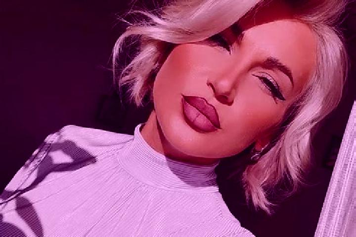 Kinsley, 34 — Escort in Ruginesti, Romania