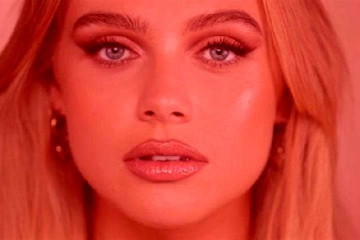 Kinsley, 35, a platinum blonde blue-eyed middle eastern companion based in Yotenere. Offering Roleplay, 69, Deep French Kissing, Massage. Available for incal...
