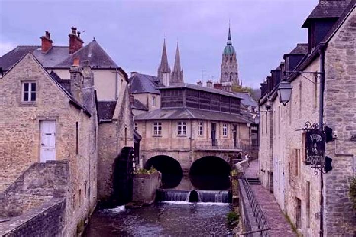 Kinsley, 35 — Escort in Bayeux, France