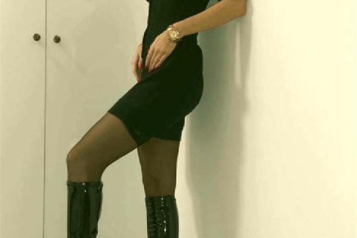 Kinsley, 36, a black grey-eyed european companion based in Colesio. Offering Party Girl, Domination, Fetish, BDSM, Tantra. Available for incall and outcall, ...