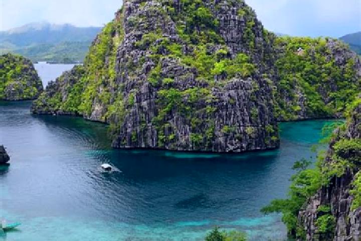 Kinsley, 36 — Escort in Binanwanaan, Philippines
